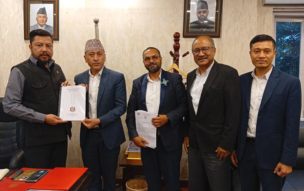 जलविद्युत् आयोजनासम्बन्धी अनुमतिपत्र बारे अध्ययन गर्न गठित समितिले के के दियो सुझाव ?