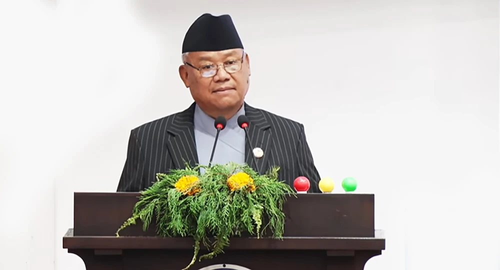 भारतमा संसद भवनमै धर्नामा किन बसे सांसद ?