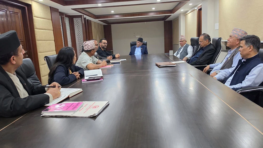 संविधान संशोधन गर्न काँग्रेस—एमालेले चासो दिएनन् : माधव नेपाल