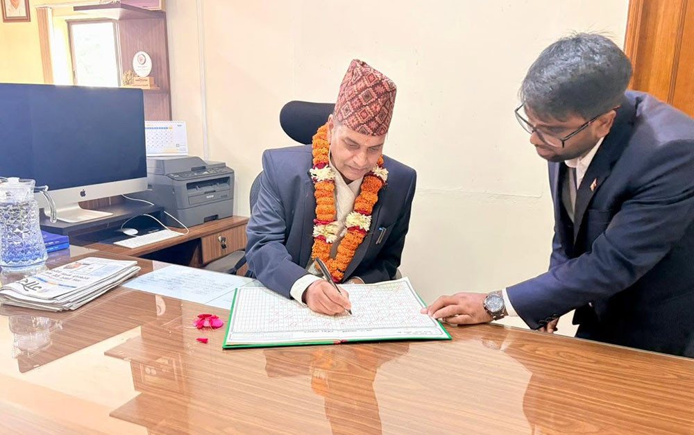 धितोपत्र बोर्डका अध्यक्ष डा. भट्टले गरे पदभार ग्रहण