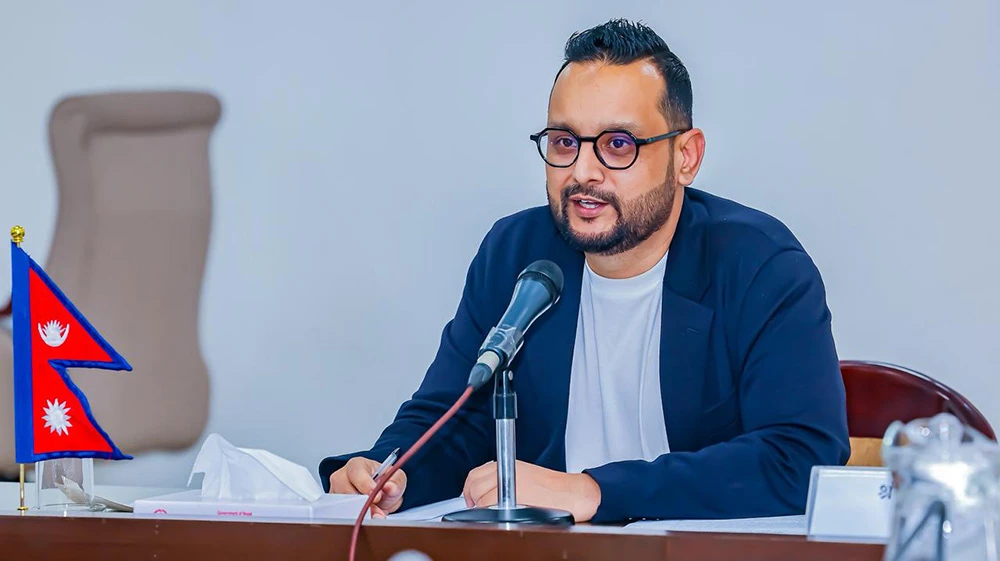 संविधान संशोधन गर्न काँग्रेस—एमालेले चासो दिएनन् : माधव नेपाल