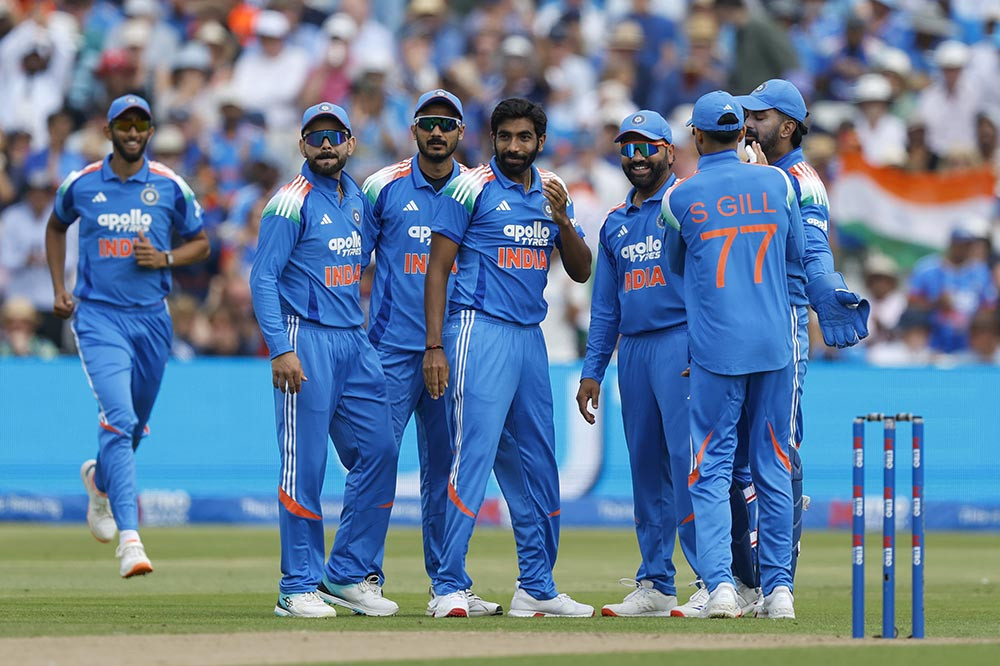 एकदिवसीय सिरिजमा भारतको विजयी शुरुवात, इङल्याण्ड ६ विकेटले पराजित