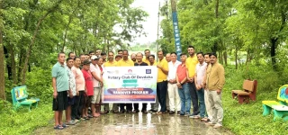 रोटरी देवदहद्वारा मगरघाटमा आरसीसी कुर्सी हस्तान्तरण