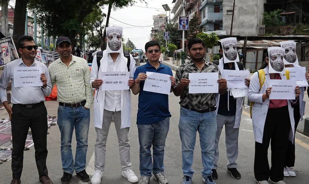 प्रशिक्षार्थी चिकित्सकको प्रदर्शन