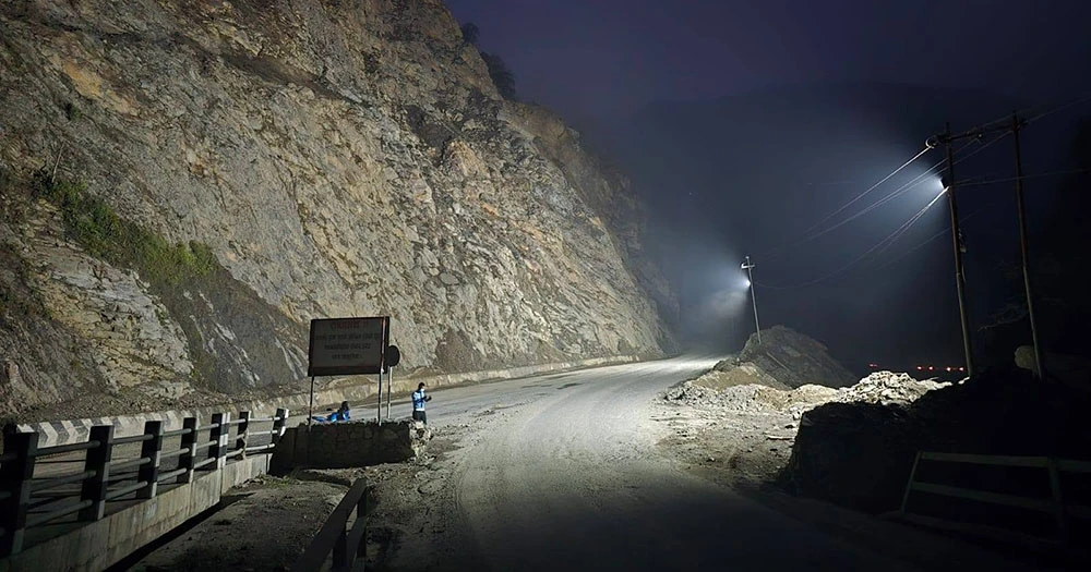 वर्षा, बाढी र पहिरोका कारण आज यी सडक अवरुद्ध