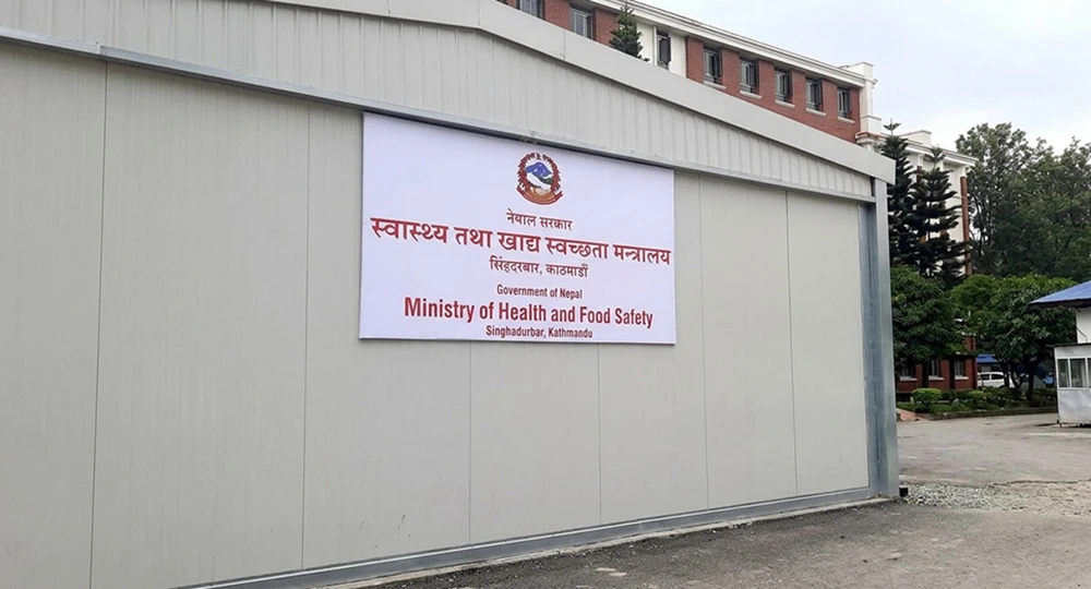 देशैभरका अस्पतालमा बेडको अभाव, स्वास्थ्य प्रणालीले थेग्नै नसक्ने अबस्था