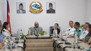 स्वास्थ्य प्रणालीलाई व्यवस्थित, गुणस्तरीय र सुलभ बनाउने विषयमा छलफल