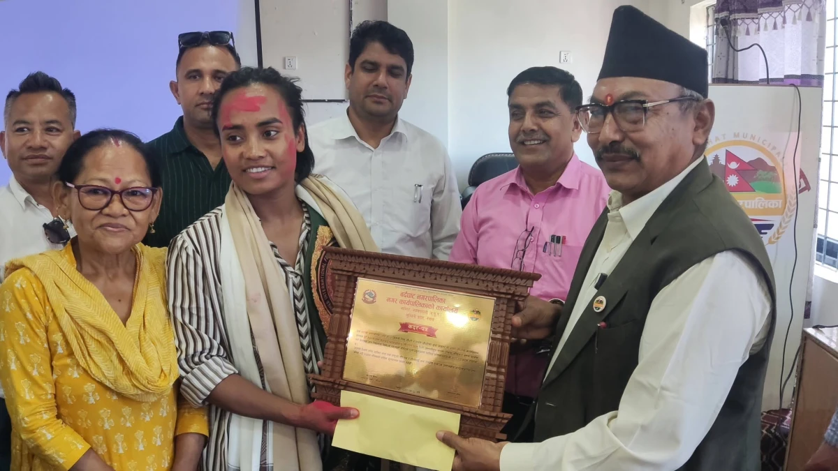 कम्बोडियामा स्वर्ण जितेर फर्किएकी सुष्मालाई बर्दघाटमा सम्मान