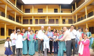 निरन्तर महिला सहकारीद्वारा जेहेन्दार विद्यार्थीलाई छात्रवृत्ति