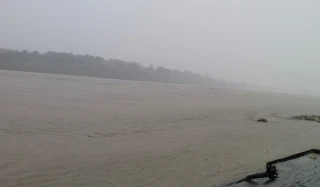भोटेकोशी बाढी : देवघाटमा दिउँसो साढे ३ बजे बाढीको बहाव पुग्ने अनुमान