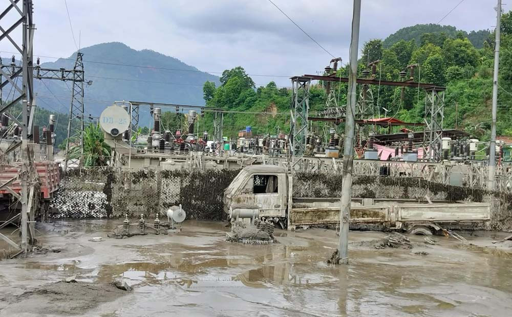भोटेकोशी बाढीबाट विद्युत् संरचनामा ठूलो क्षति