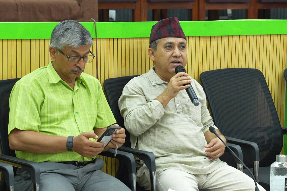 जलवायु परिवर्तनका असर सामना गर्न सक्ने दिगो विकास आवश्यक छ- मन्त्री खनाल
