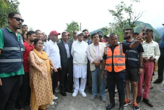 एमाले अध्यक्ष ओली नुवाकोटमा