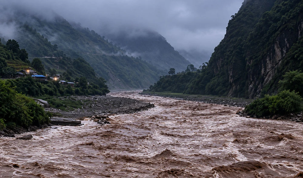 यी नदीमा बाढीको सम्भावना, सतर्क रहन आग्रह