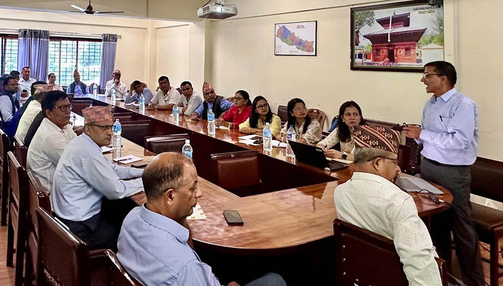 पाठ्यक्रममा पाठ्यभार घटाउनदेखि एआई समेट्नेसम्मका सुझाव
