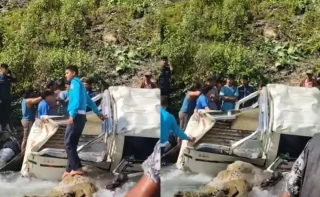रुकुम पश्चिममा जीप दुर्घटना: दुई जनाको मृत्यु, ११ घाइते