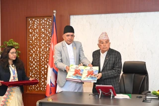 राष्ट्रपति समक्ष प्राकृतिक स्रोत तथा वित्त आयोगको वार्षिक प्रतिवेदन पेश