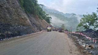 आज राति पृथ्वी राजमार्गमा सम्पुर्ण सवारी आवागमन बन्द