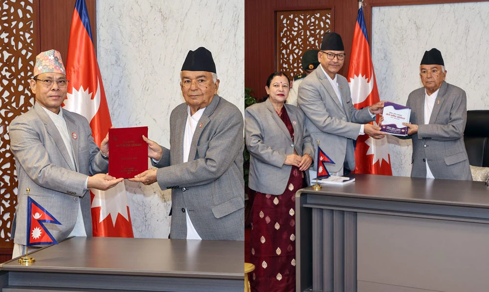 राष्ट्रपति पौडेलसमक्ष थारू र राष्ट्रिय दलित आयोगका वार्षिक प्रतिवेदन पेस