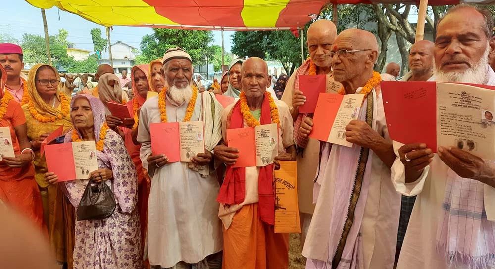 महोत्तरीका २५० स्ववासी परिवारले पाए लालपुर्जा