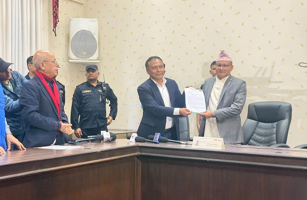विदेशमा रहेका नेपालीलाई मतदान अधिकार दिन उज्यालो नेपालको आयोगसँग माग